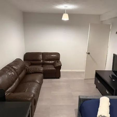 Normanton Apartment *
